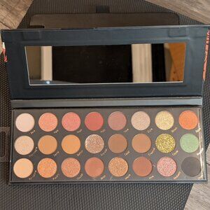 Beauty Evolved Modern Classics 24 Shade Eyeshadow Palette | Mirrored Jungle Case